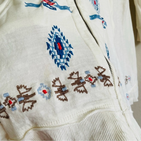 Caite White hooded tunic sweater with Blue aztec Embroidery XXL Asymmetrical - Picture 10 of 11